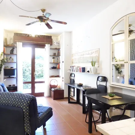 Studio-apartment With Small Garden * ונציה - לידו