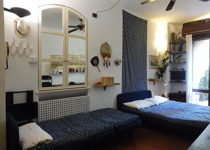 Studio-apartment With Small Garden アパート *