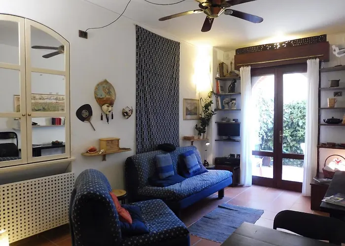 Studio-apartment With Small Garden アパート